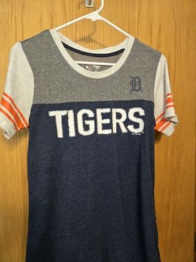 Detroit Tigers Women's Navy & Gray Short-Sleeve Tee